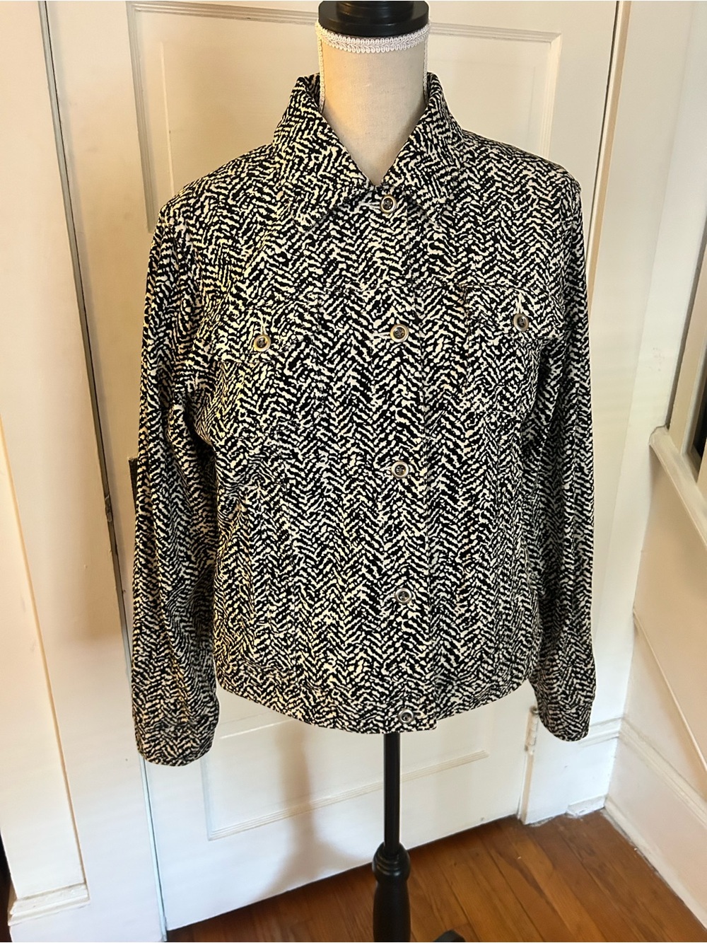 Black & White Patterned Women’s Jacket